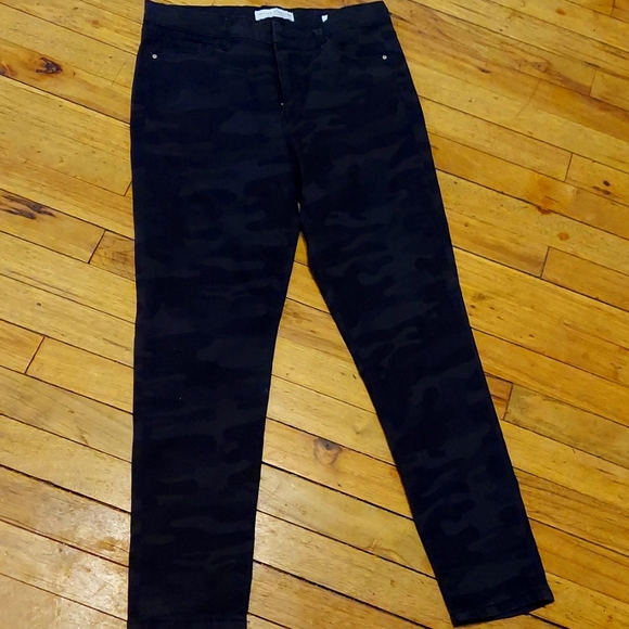 Jeans - Picture 1 of 2